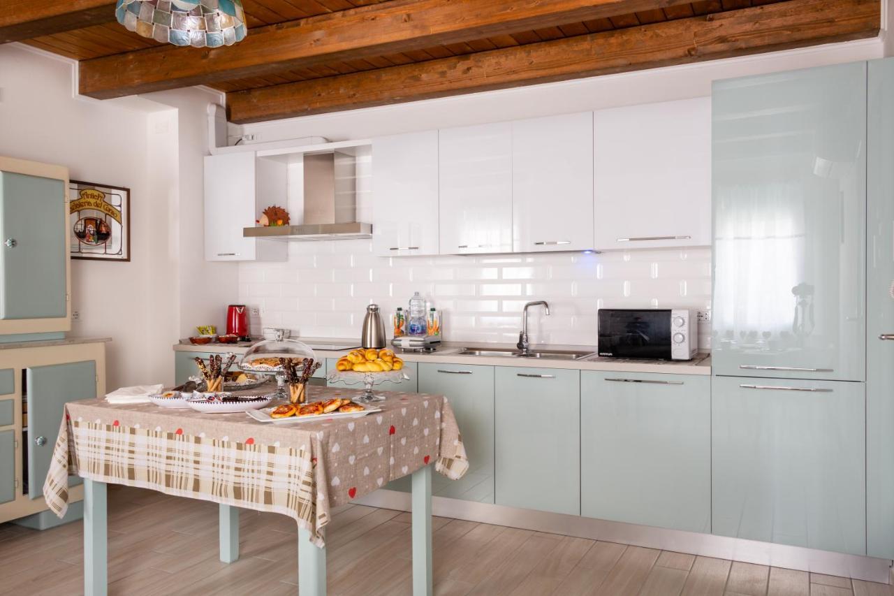 La Casa Di Santino Bed & Breakfast Comacchio Bagian luar foto
