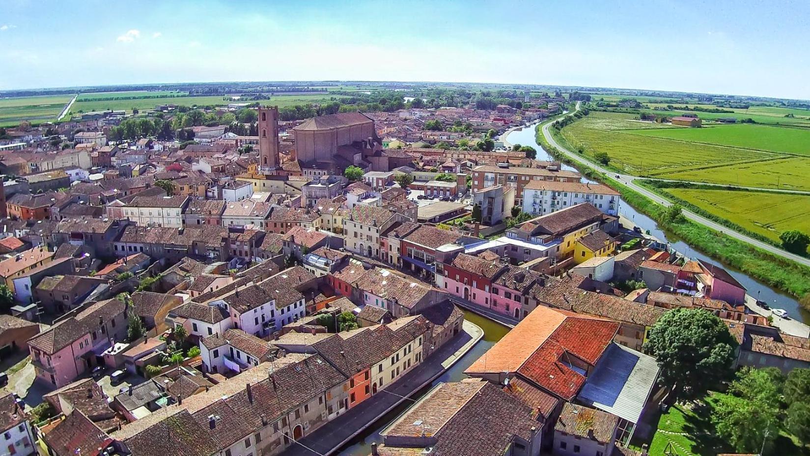 La Casa Di Santino Bed & Breakfast Comacchio Bagian luar foto