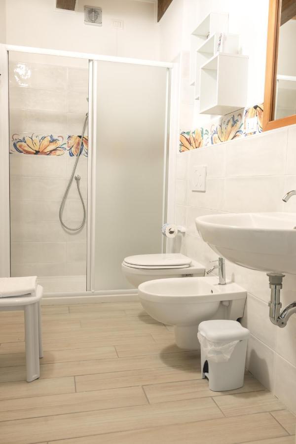 La Casa Di Santino Bed & Breakfast Comacchio Bagian luar foto