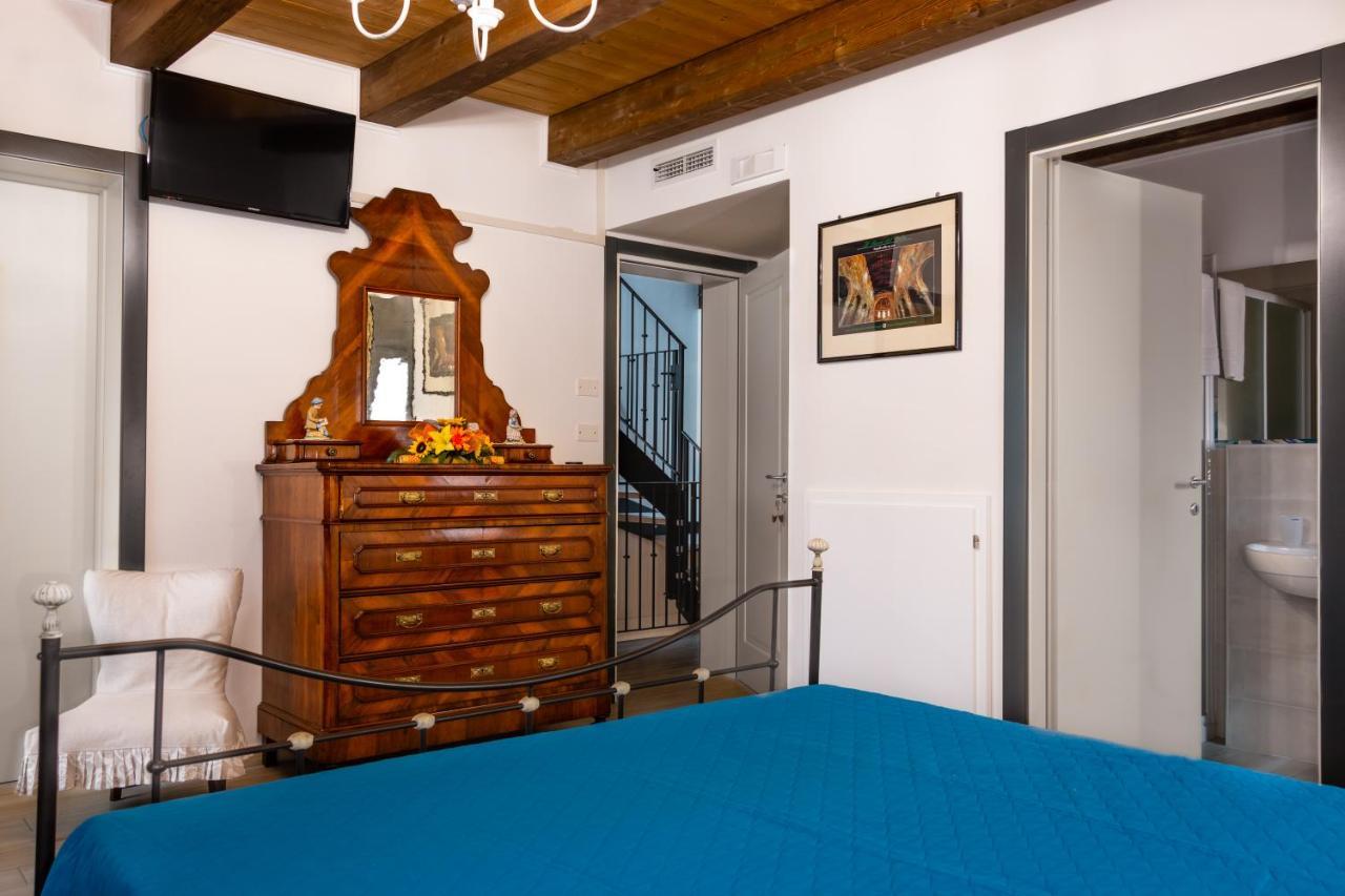 La Casa Di Santino Bed & Breakfast Comacchio Bagian luar foto
